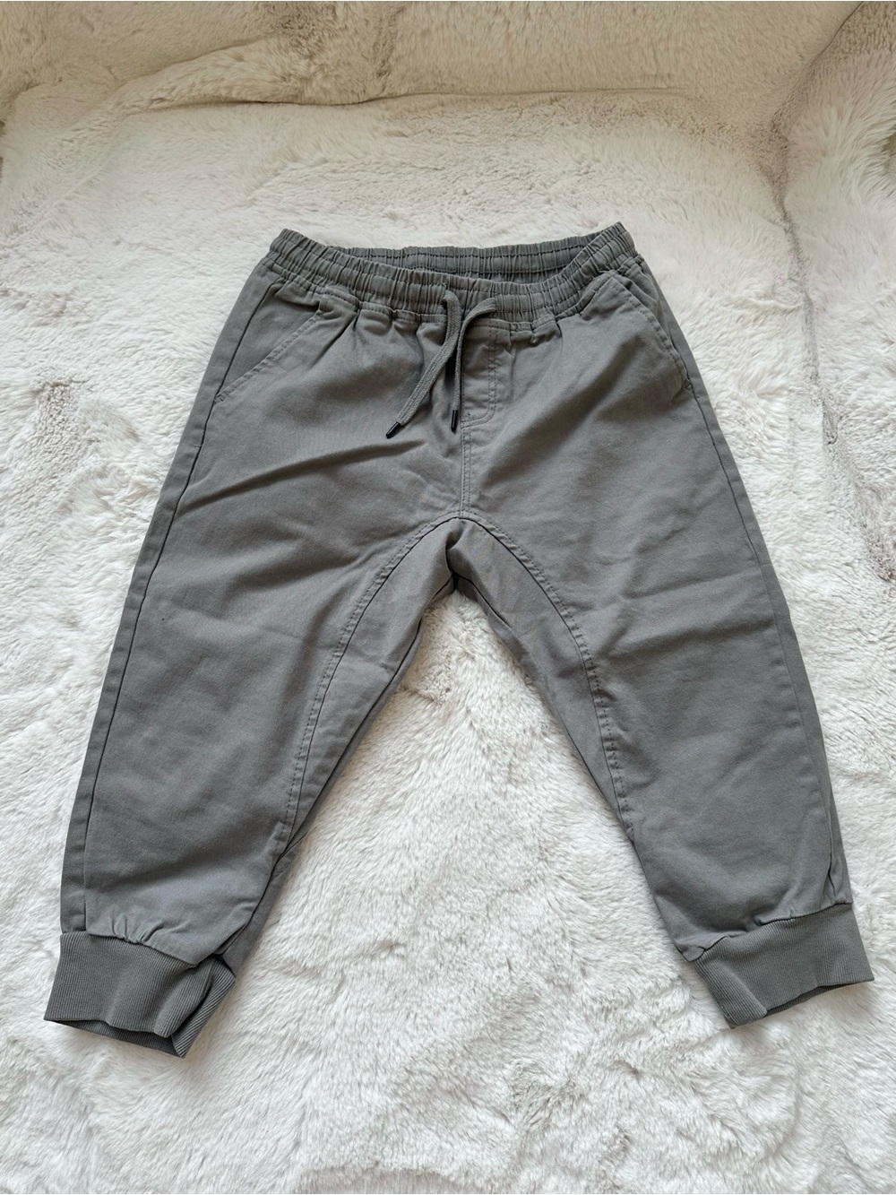 Capri cargo sweatpants with drawstring waist